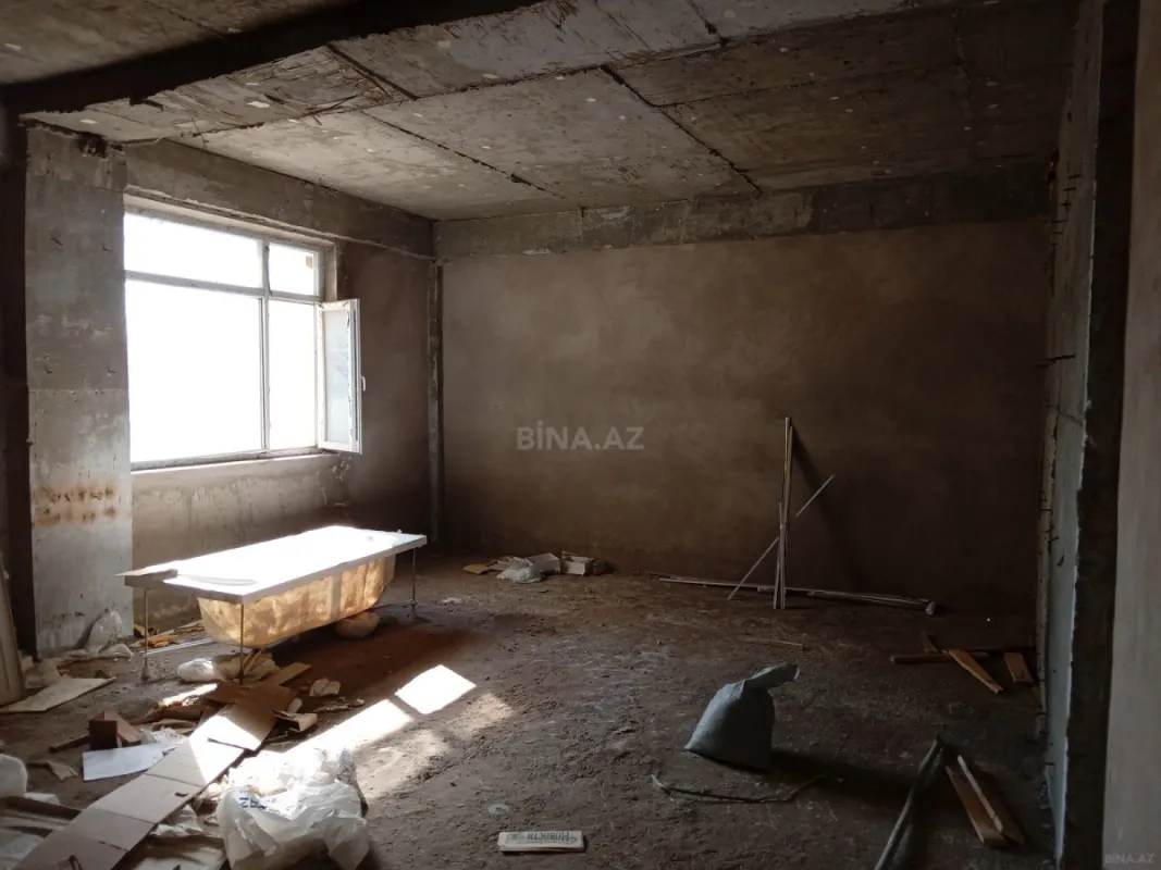 Satılır 5 otaqlı mənzil 300 m²