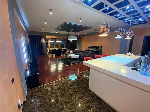 Kirayə verilir 4 otaqlı mənzil 221 m² — Bakı, Xətai 4 otaq 221.00 m²