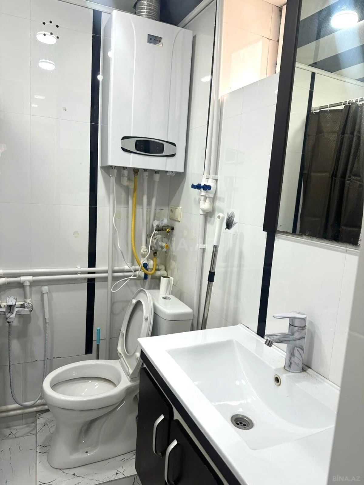 Satılır 2 otaqlı mənzil 65 m²