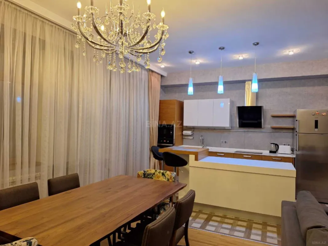 Kirayə verilir 3 otaqlı mənzil 120 m²