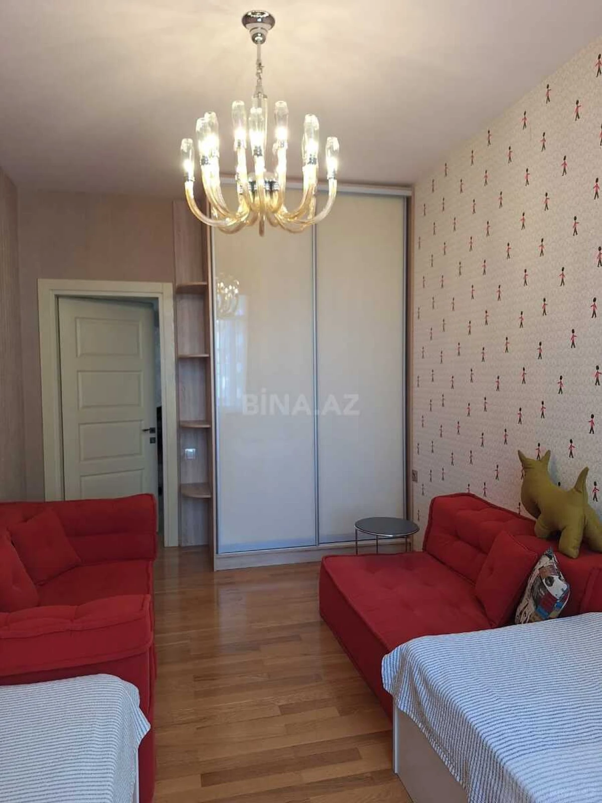 Kirayə verilir 3 otaqlı mənzil 120 m²