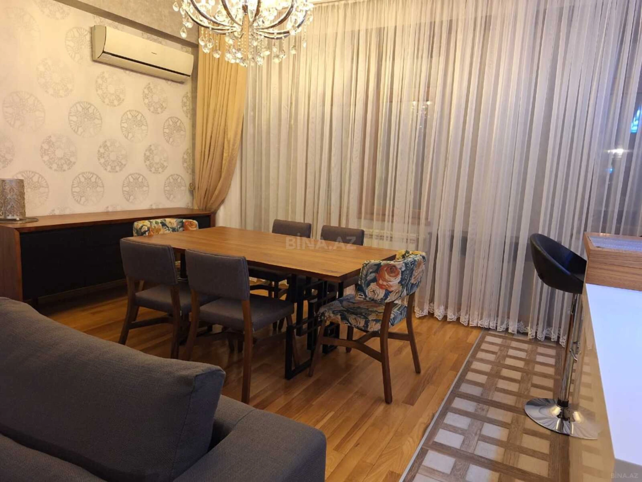 Kirayə verilir 3 otaqlı mənzil 120 m²