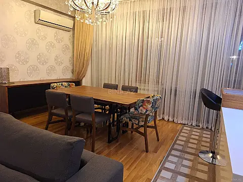 Kirayə verilir 3 otaqlı mənzil 120 m²