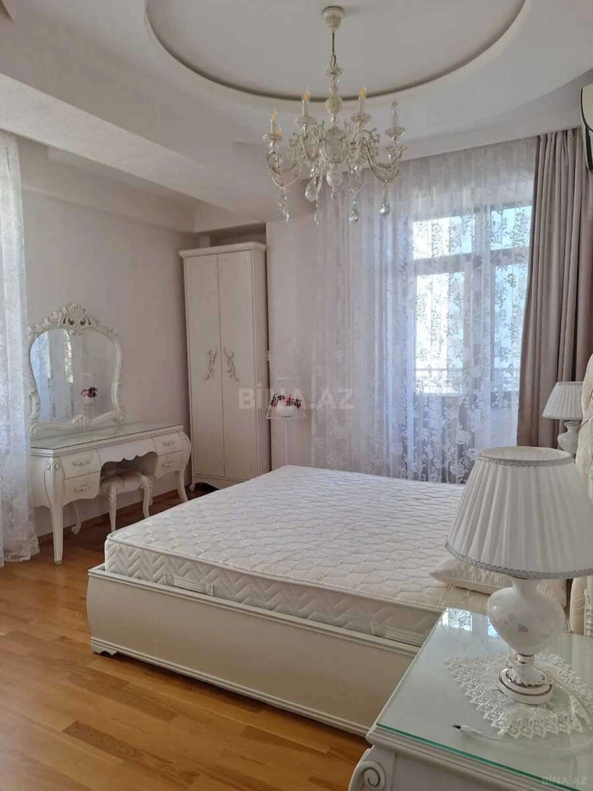 Kirayə verilir 3 otaqlı mənzil 120 m²