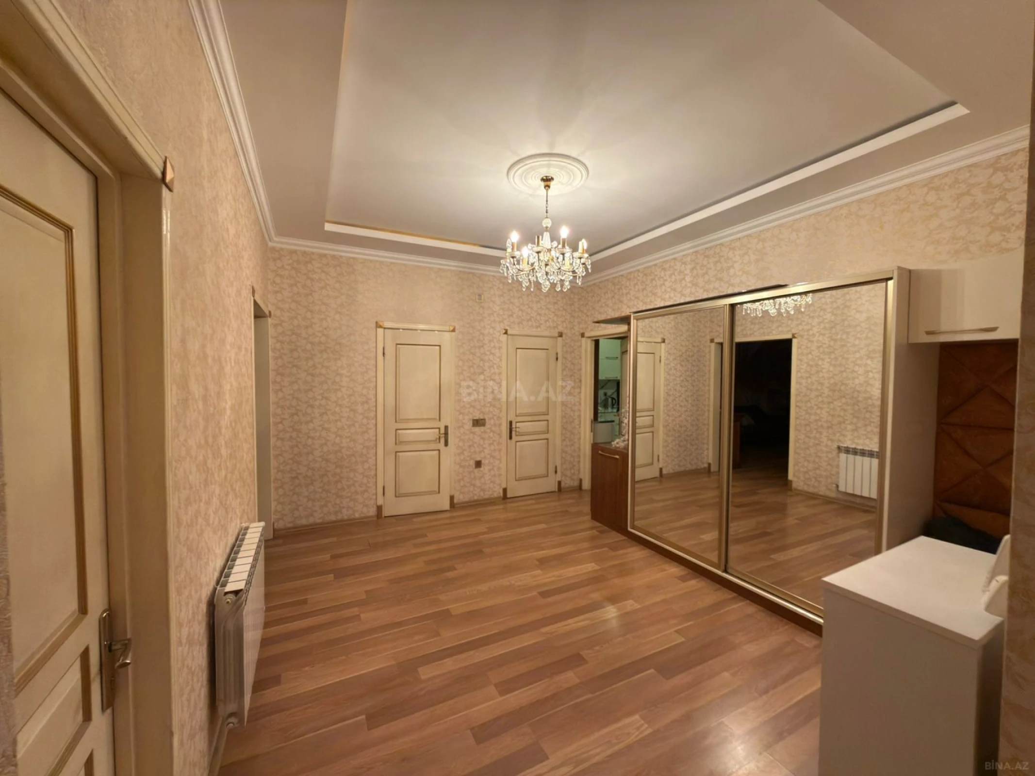Satılır 3 otaqlı mənzil 115 m²