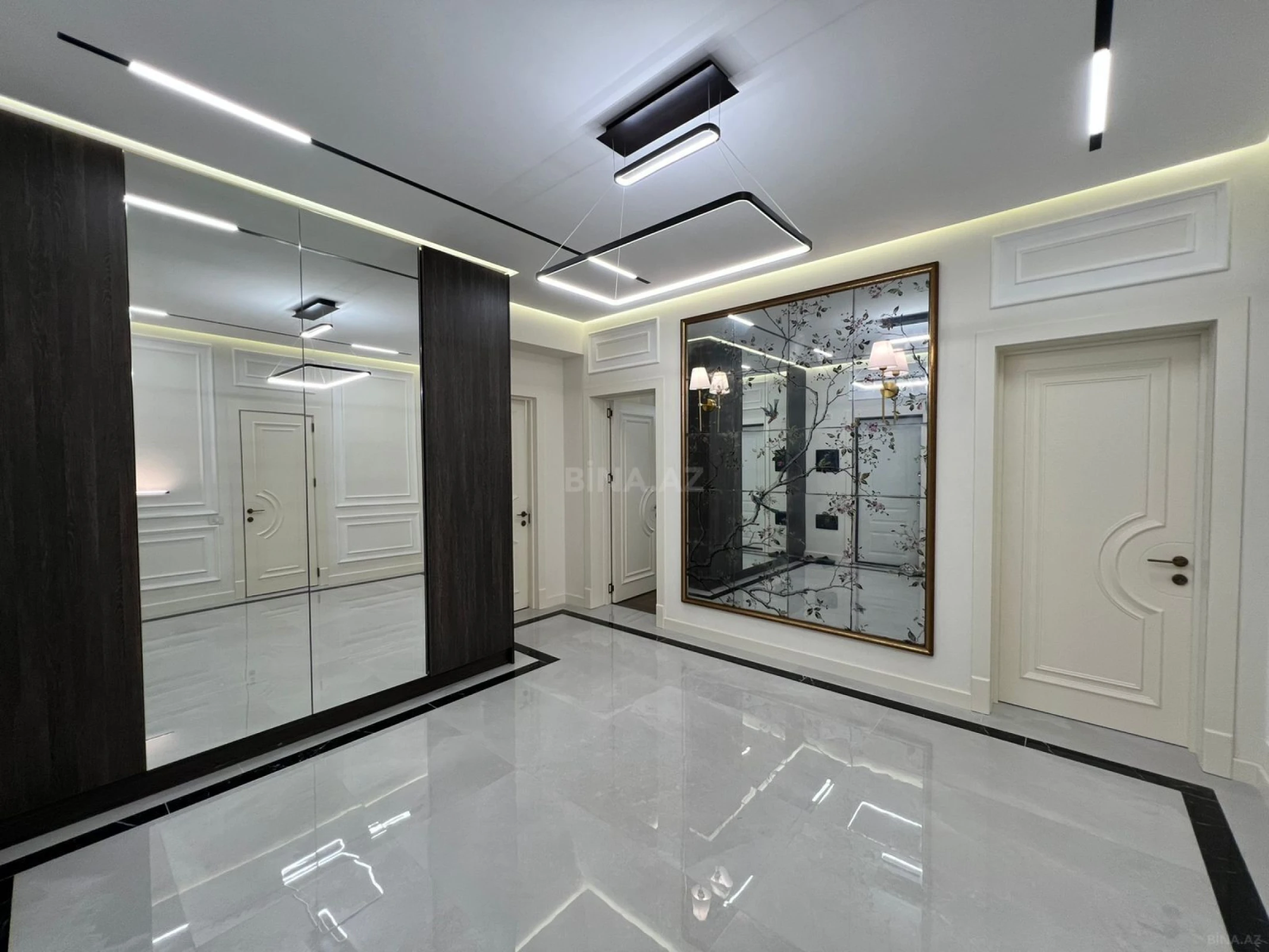 Satılır 3 otaqlı mənzil 123 m²