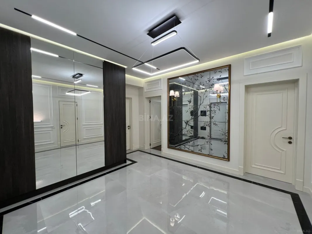 Satılır 3 otaqlı mənzil 123 m²