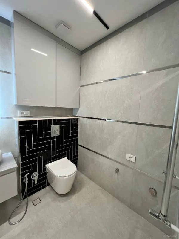 Satılır 3 otaqlı mənzil 123 m²