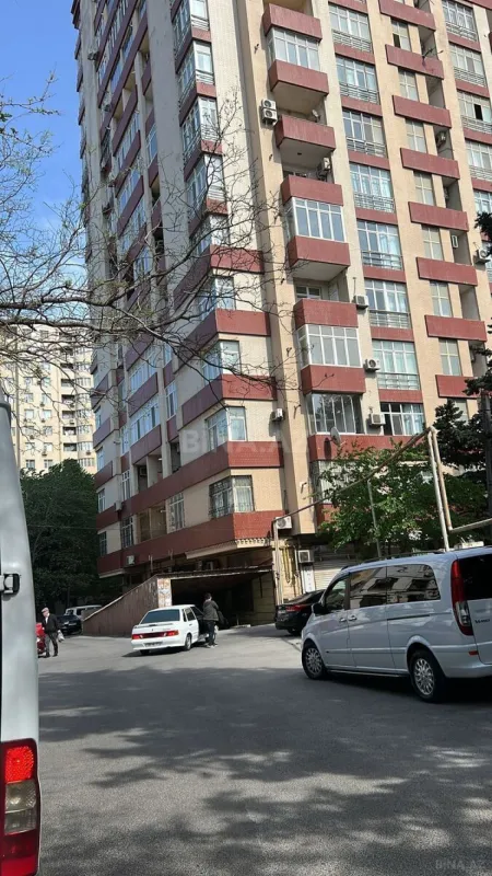 Satılır 2 otaqlı mənzil 88 m²