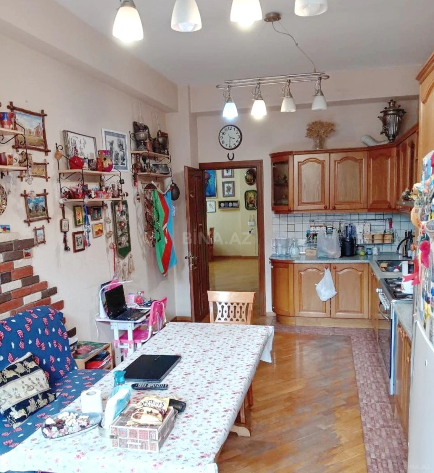 Satılır 4 otaqlı mənzil 155 m²