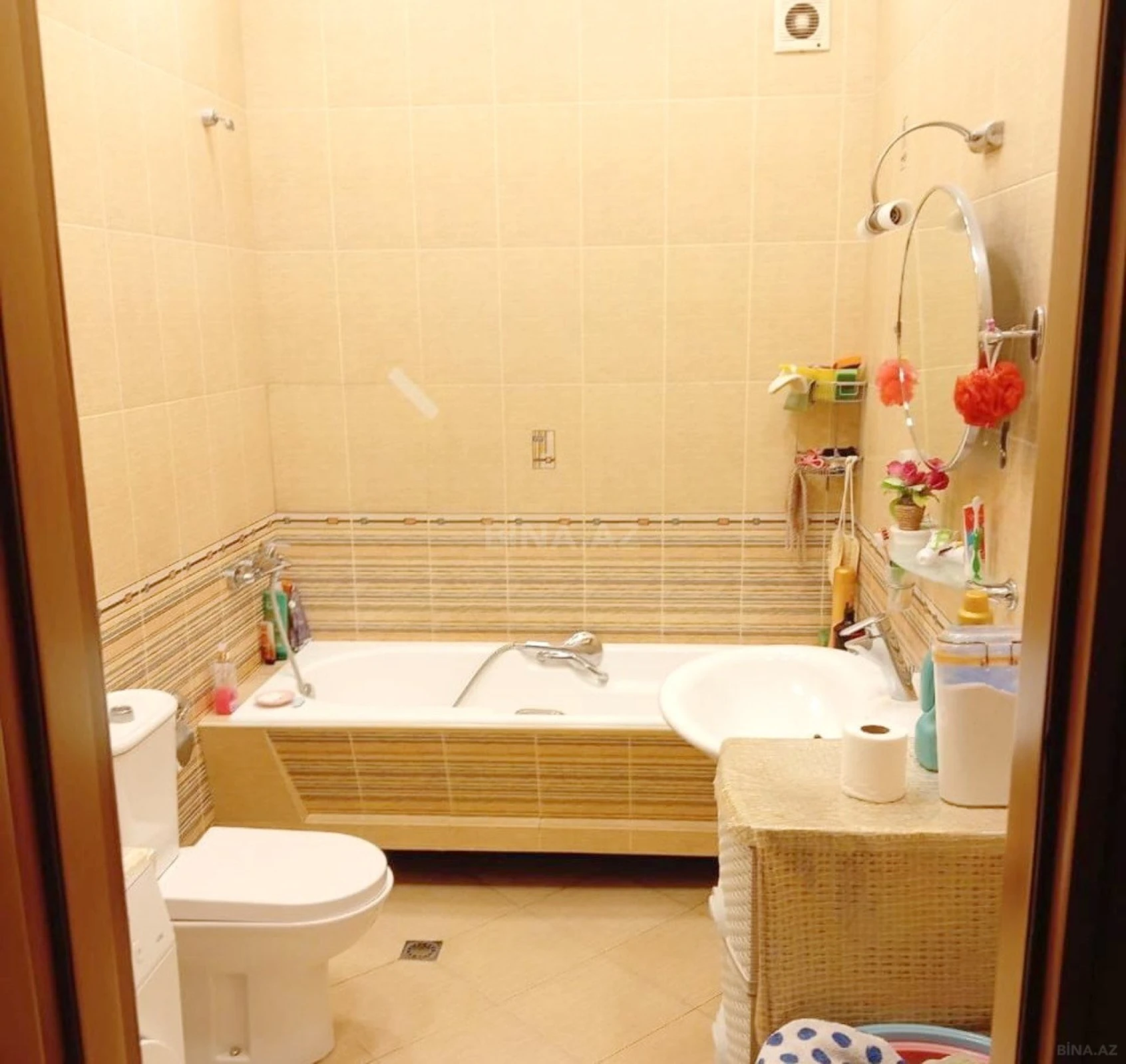 Satılır 4 otaqlı mənzil 155 m²