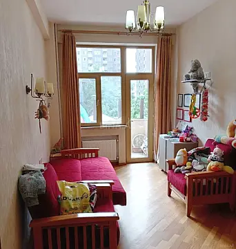 Satılır 4 otaqlı mənzil 155 m²