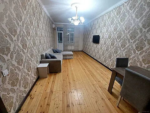 Satılır 3 otaqlı mənzil 104 m²