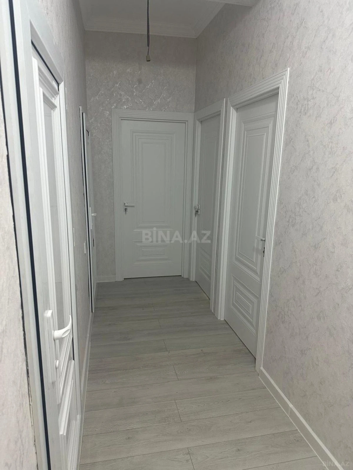 Satılır 2 otaqlı mənzil 76 m²