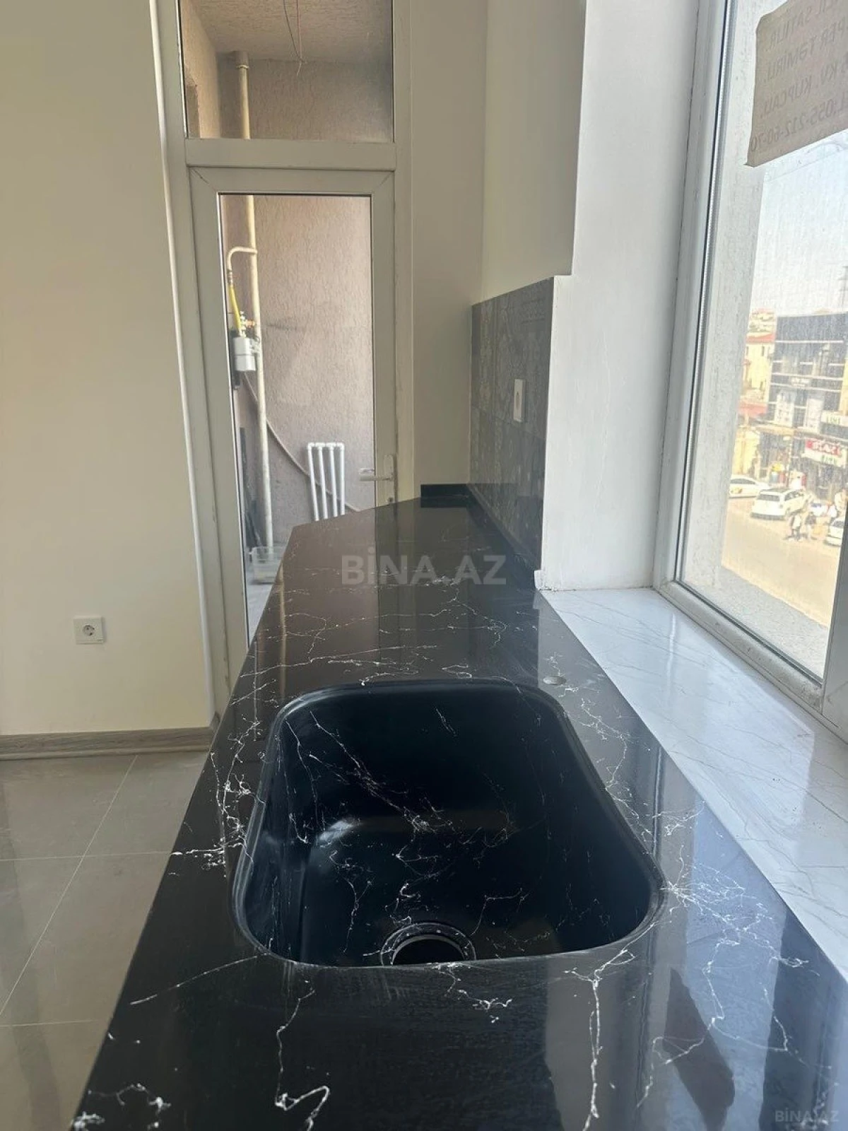 Satılır 2 otaqlı mənzil 76 m²