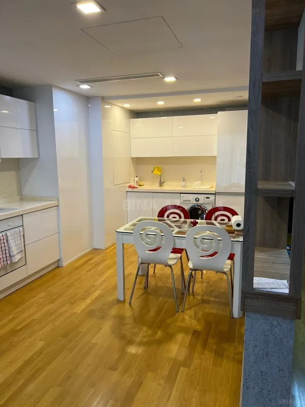 Kirayə verilir 2 otaqlı mənzil 94 m²