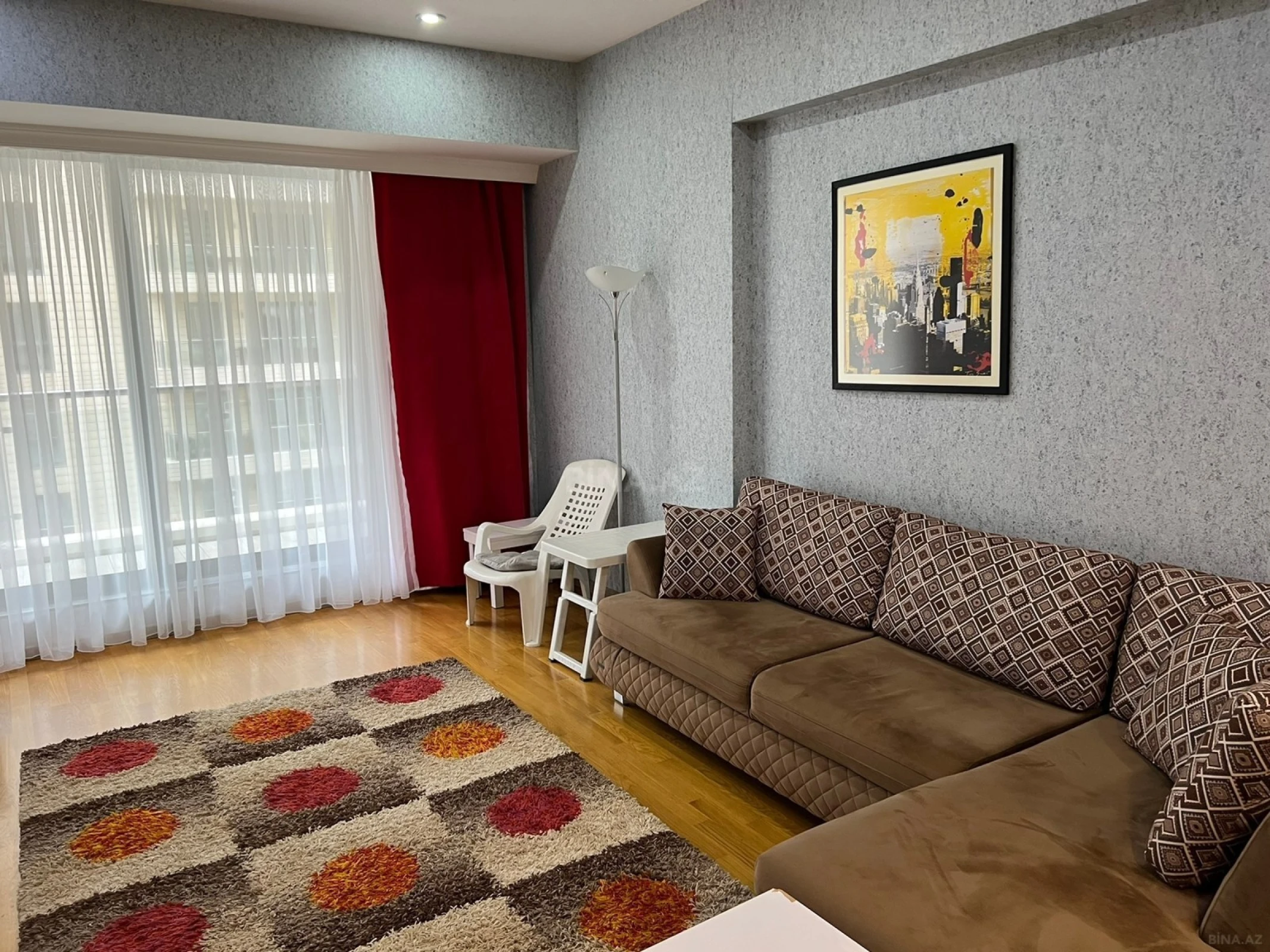 Kirayə verilir 2 otaqlı mənzil 94 m²