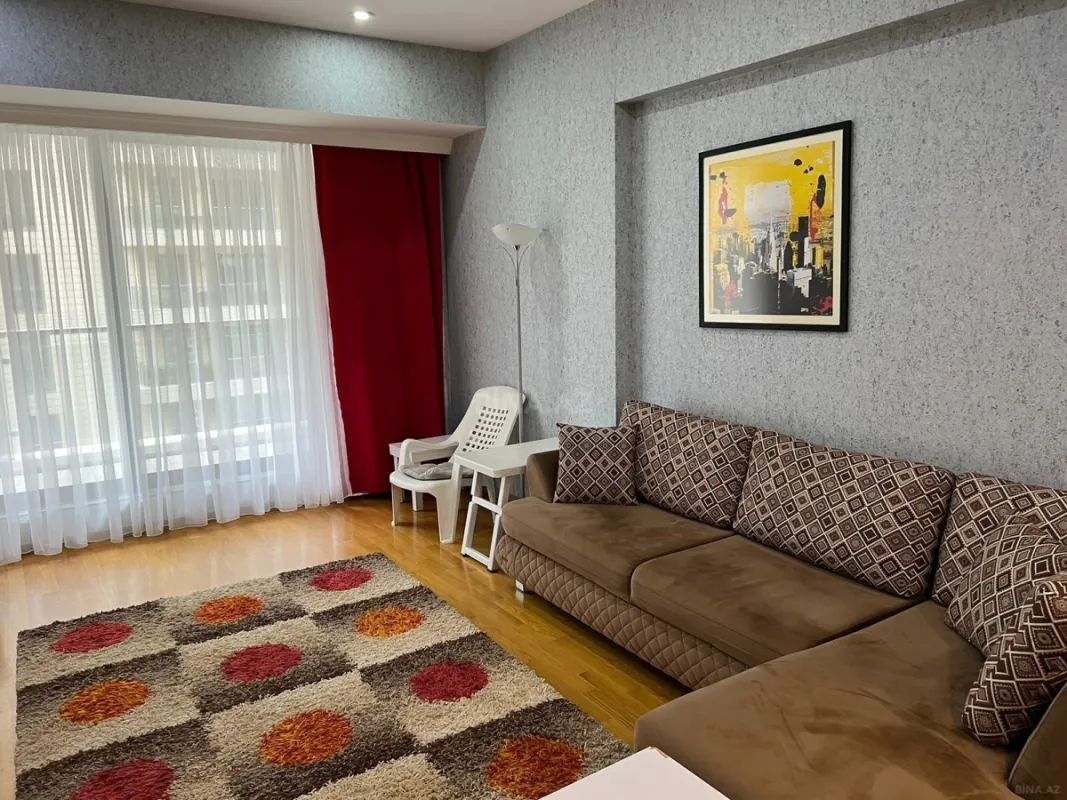 Kirayə verilir 2 otaqlı mənzil 94 m²