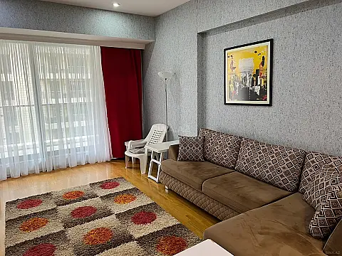 Kirayə verilir 2 otaqlı mənzil 94 m²