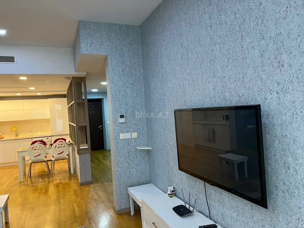 Kirayə verilir 2 otaqlı mənzil 94 m²