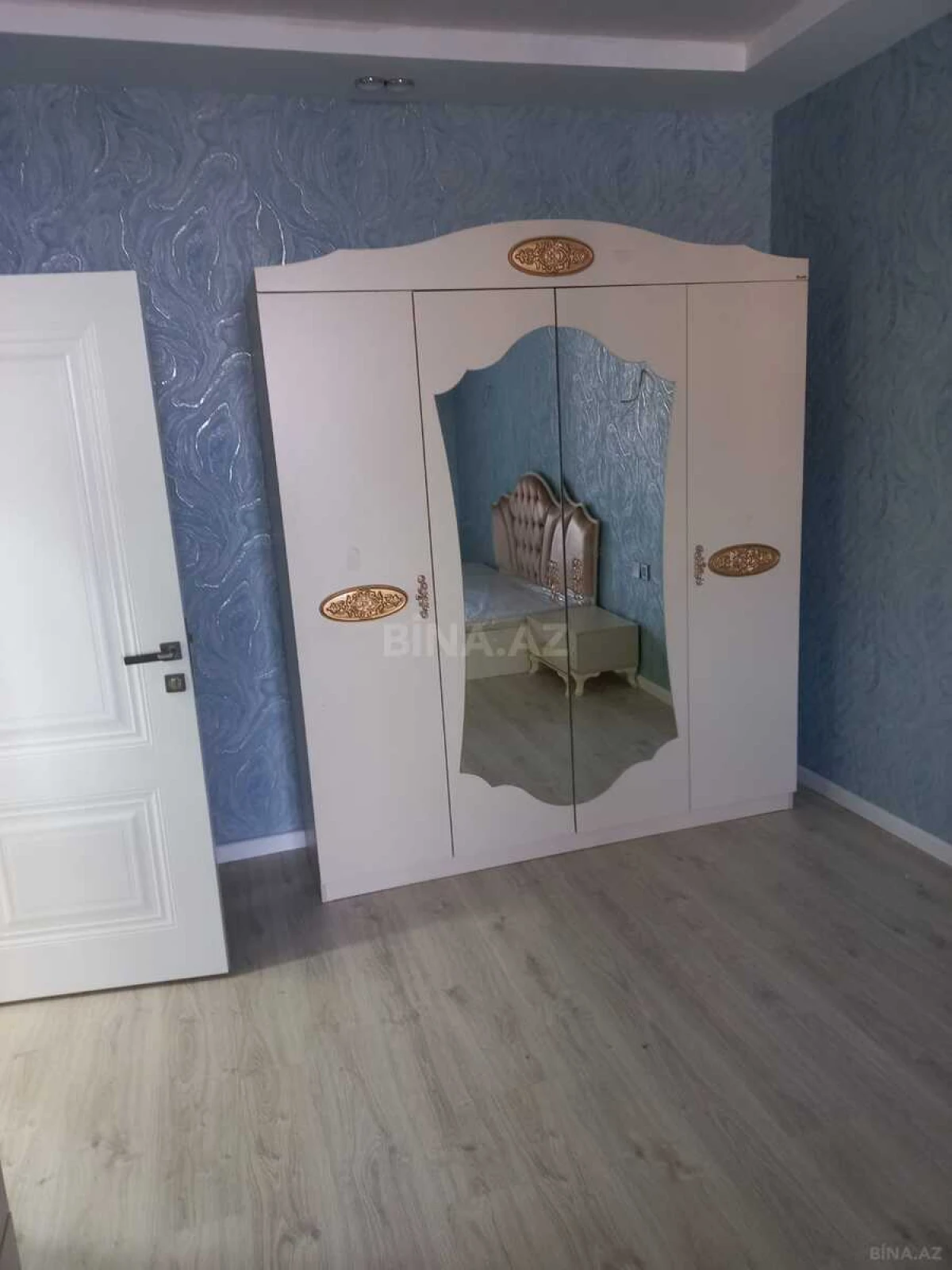 Kirayə verilir 2 otaqlı mənzil 70 m²