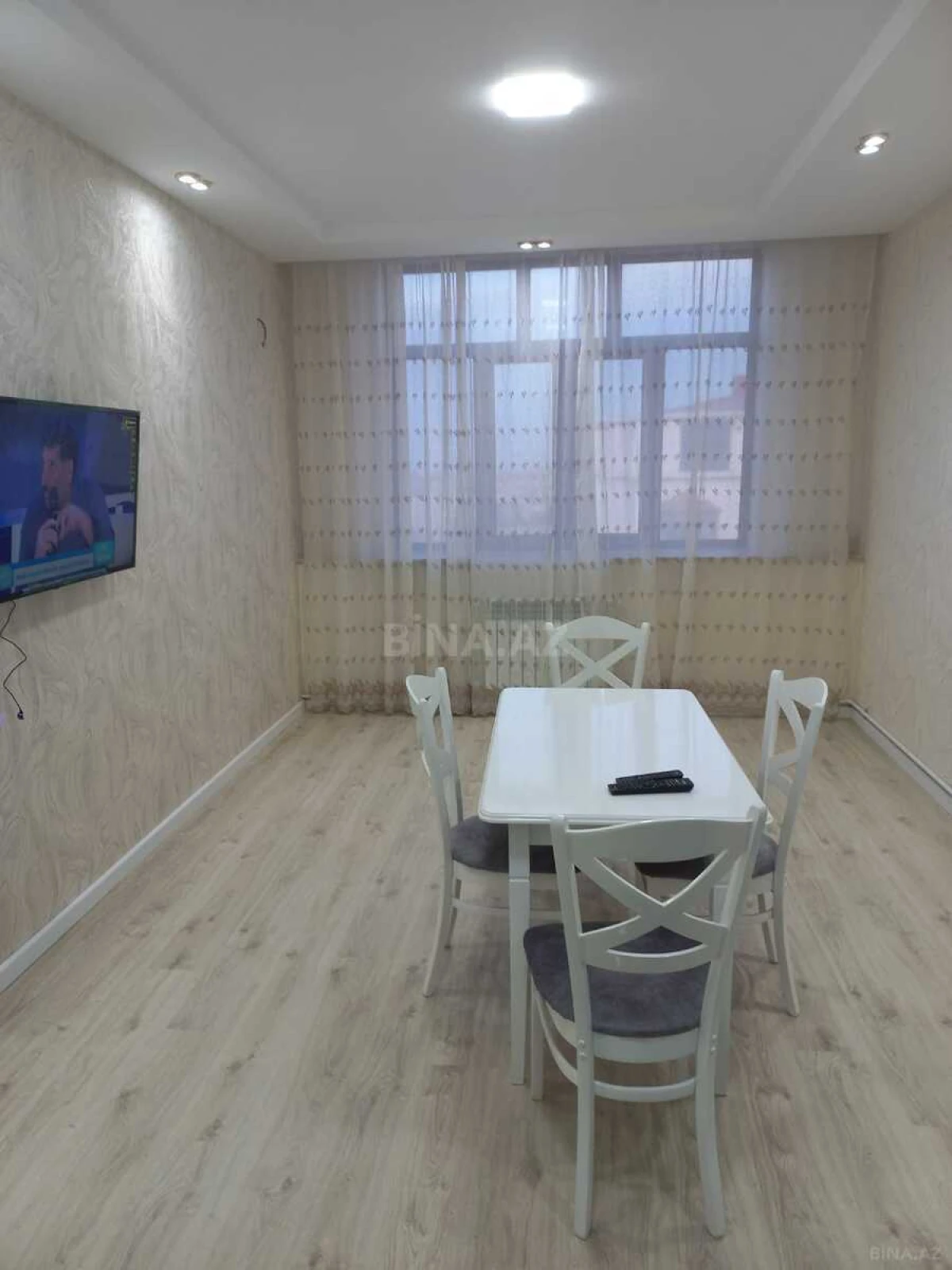 Kirayə verilir 2 otaqlı mənzil 70 m²