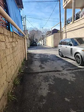 Satılır 7 otaqlı həyət evi 380 m²