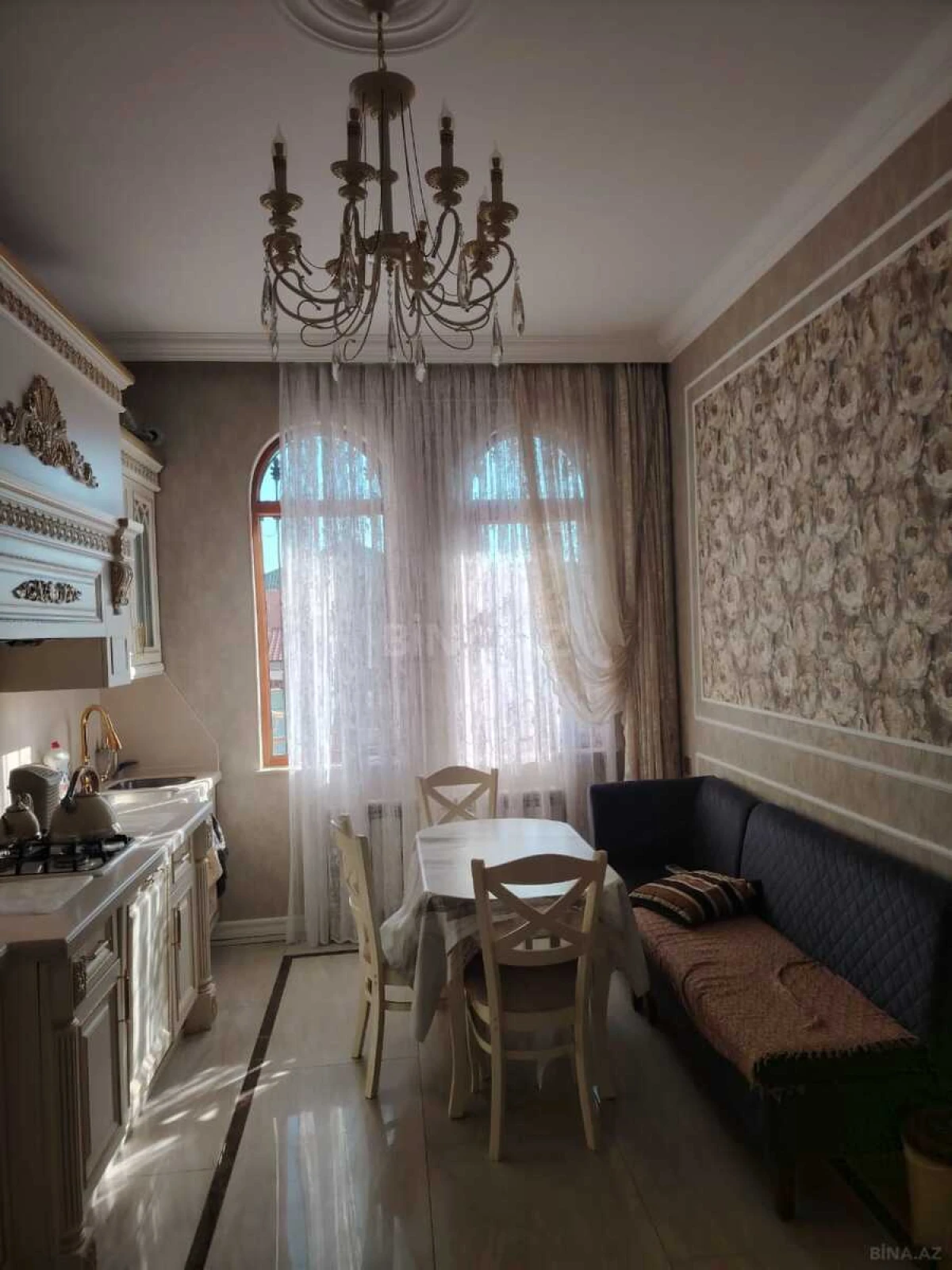 Satılır 7 otaqlı həyət evi 380 m²