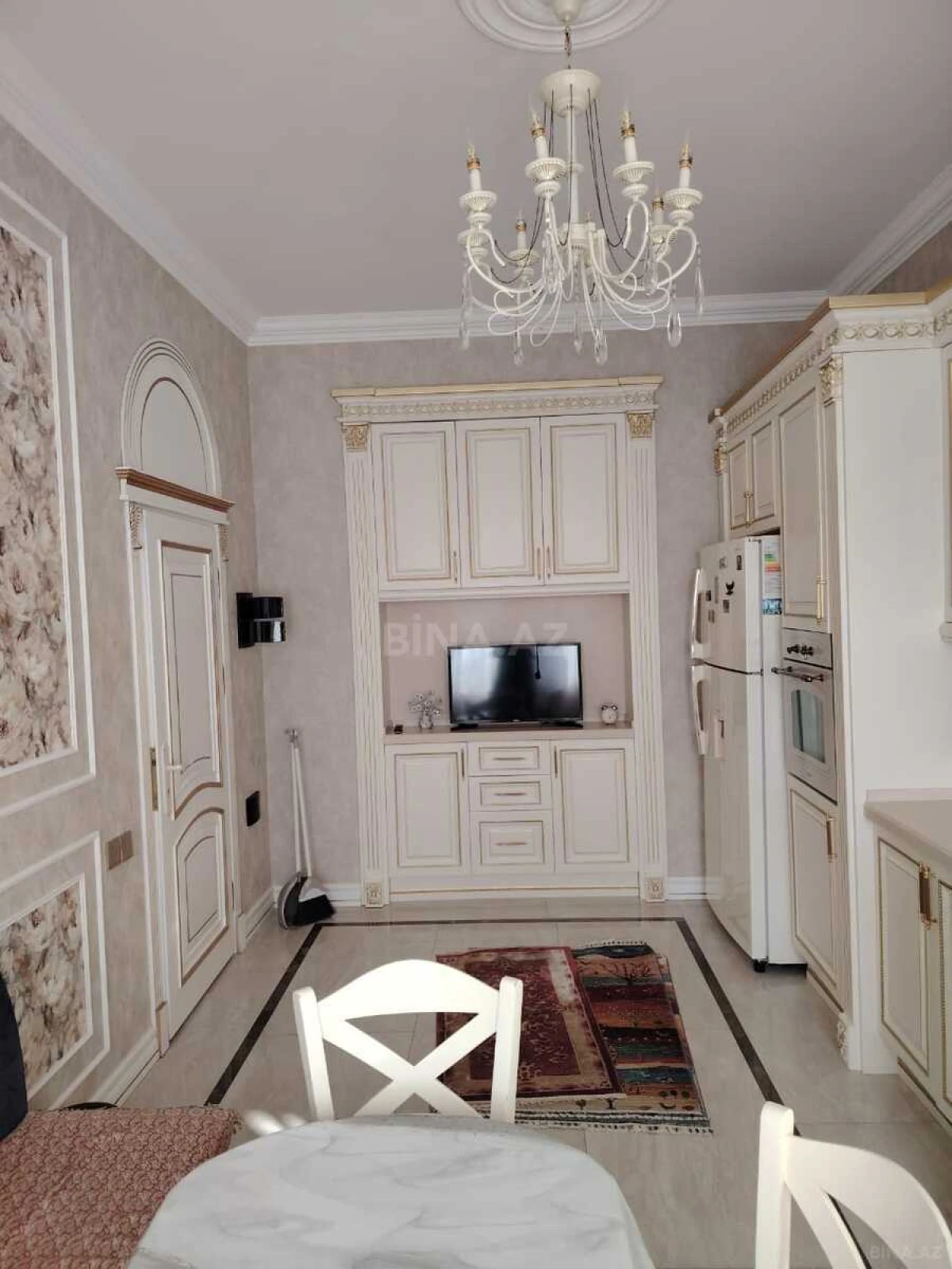 Satılır 7 otaqlı həyət evi 380 m²