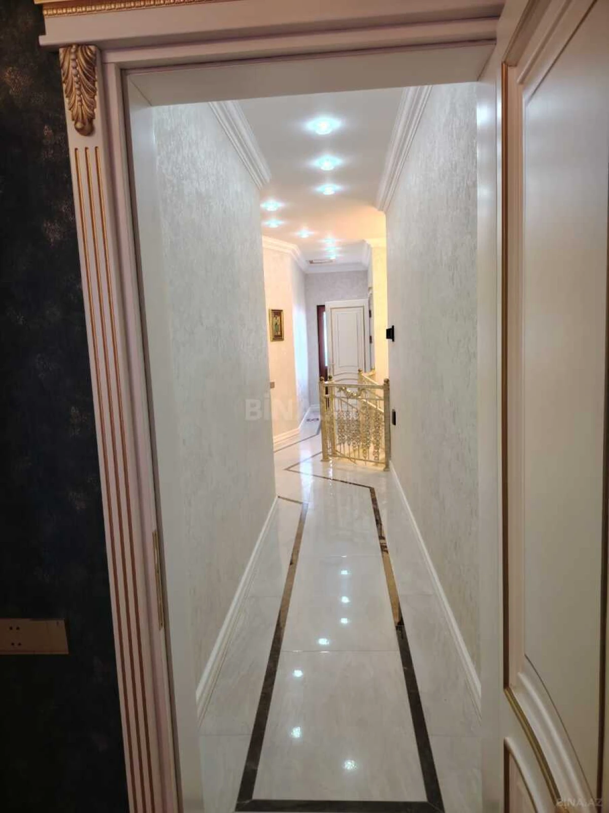 Satılır 7 otaqlı həyət evi 380 m²