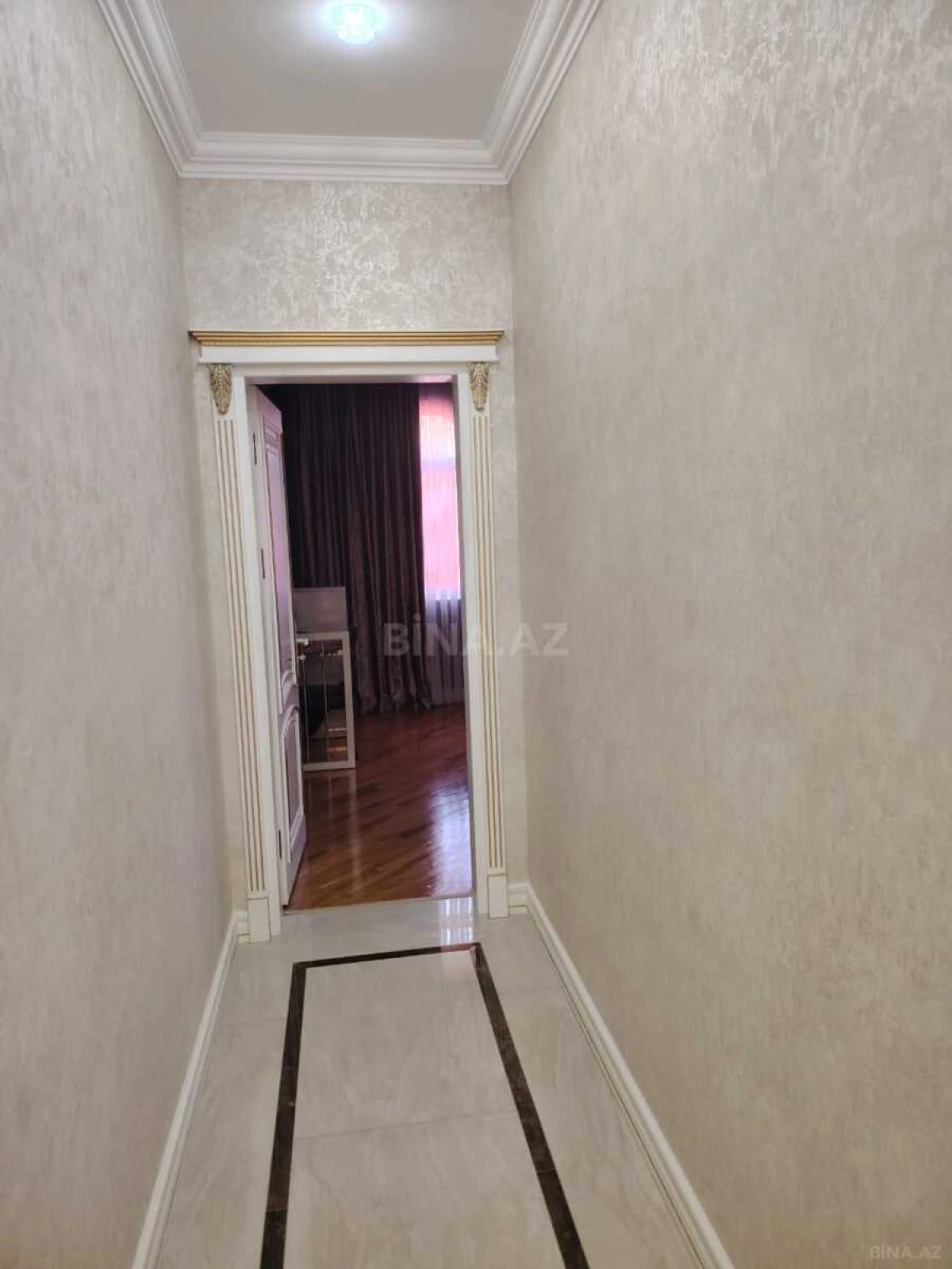 Satılır 7 otaqlı həyət evi 380 m²