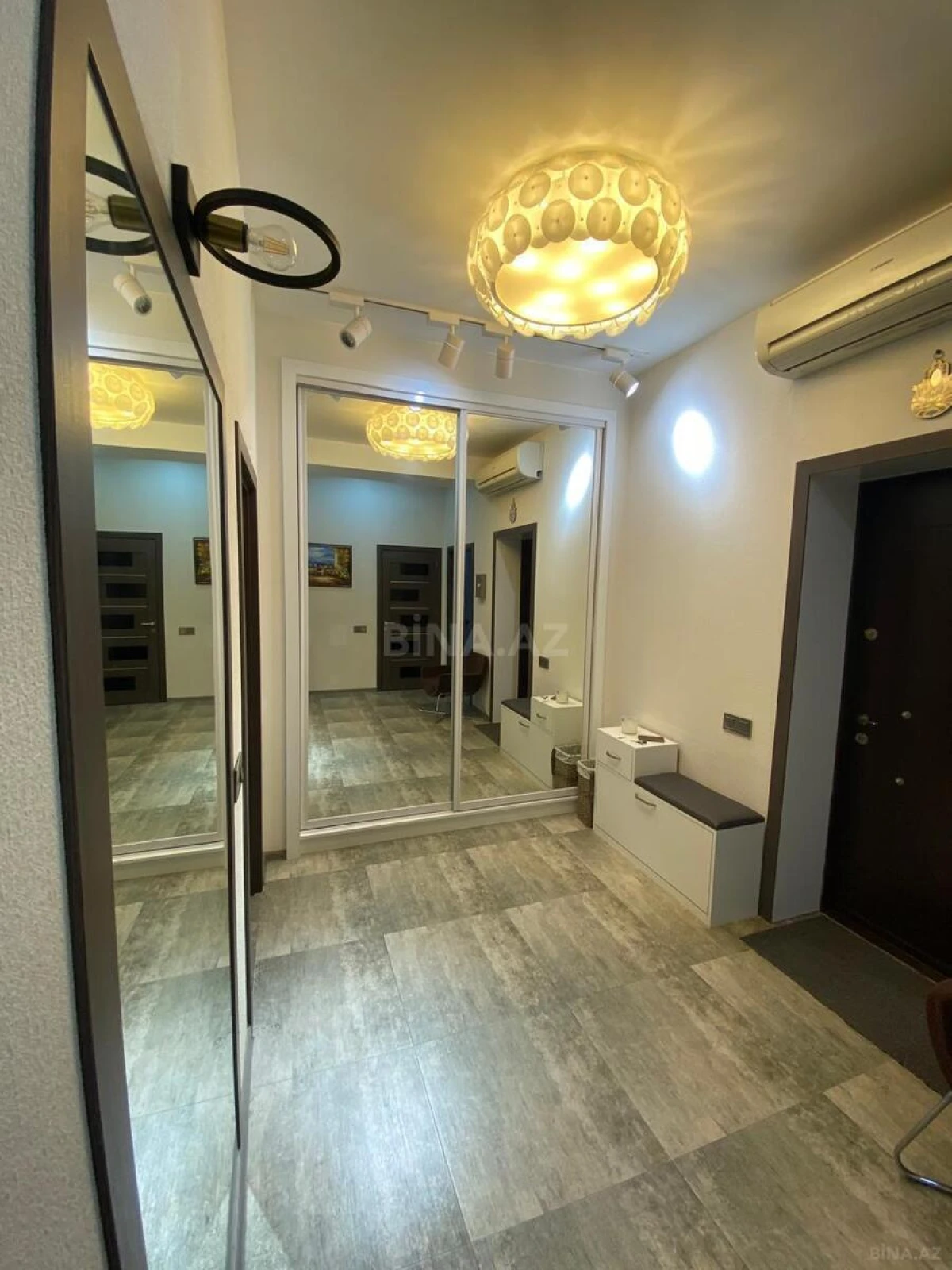 Kirayə verilir 2 otaqlı mənzil 120 m²