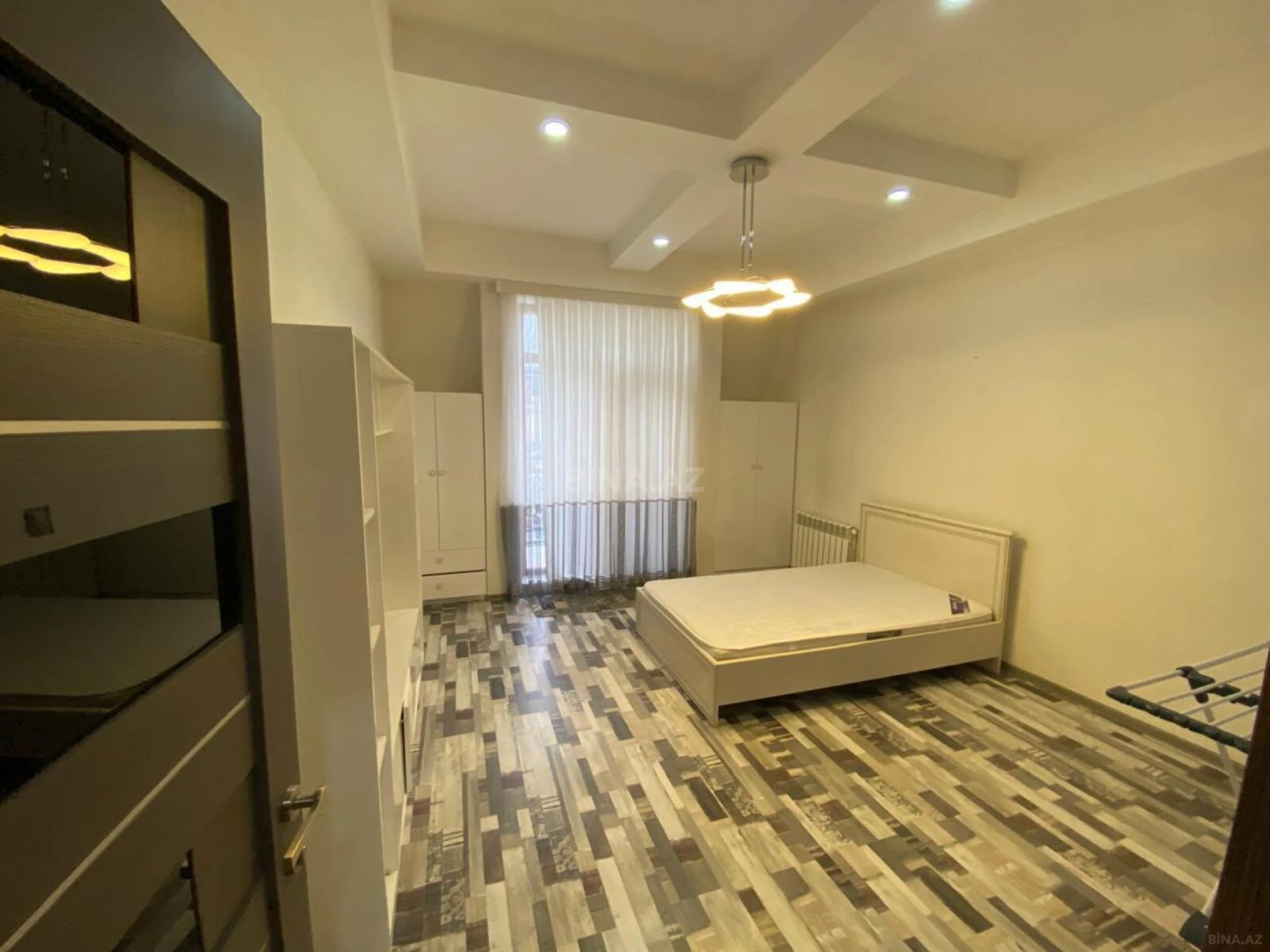 Kirayə verilir 2 otaqlı mənzil 120 m²