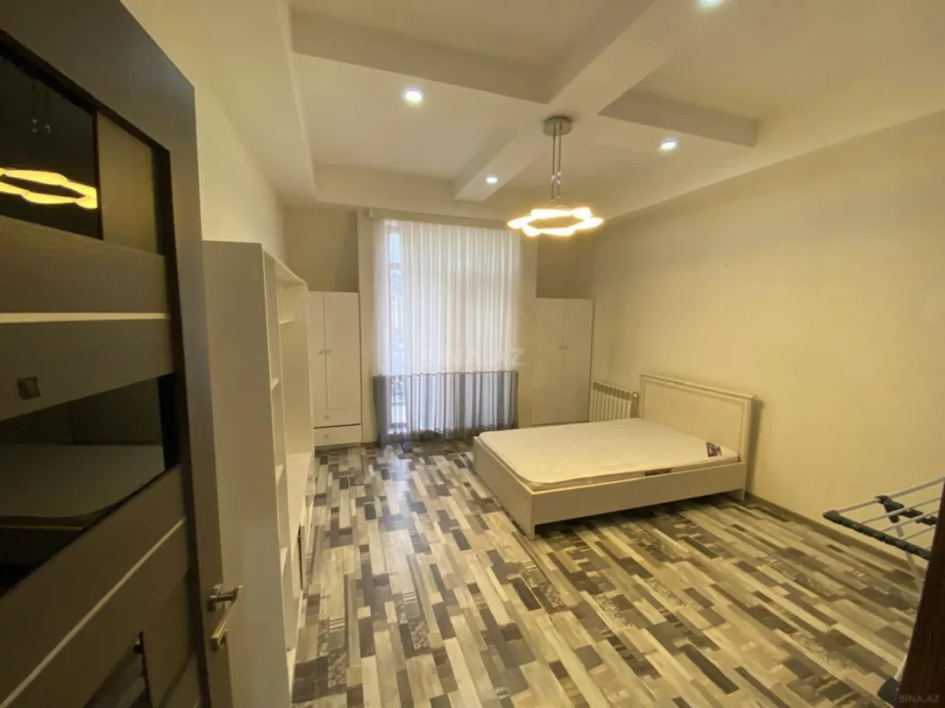 Kirayə verilir 2 otaqlı mənzil 120 m²