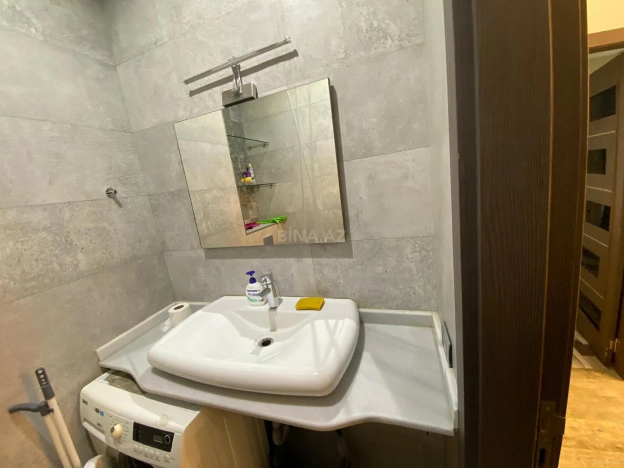 Kirayə verilir 2 otaqlı mənzil 120 m²