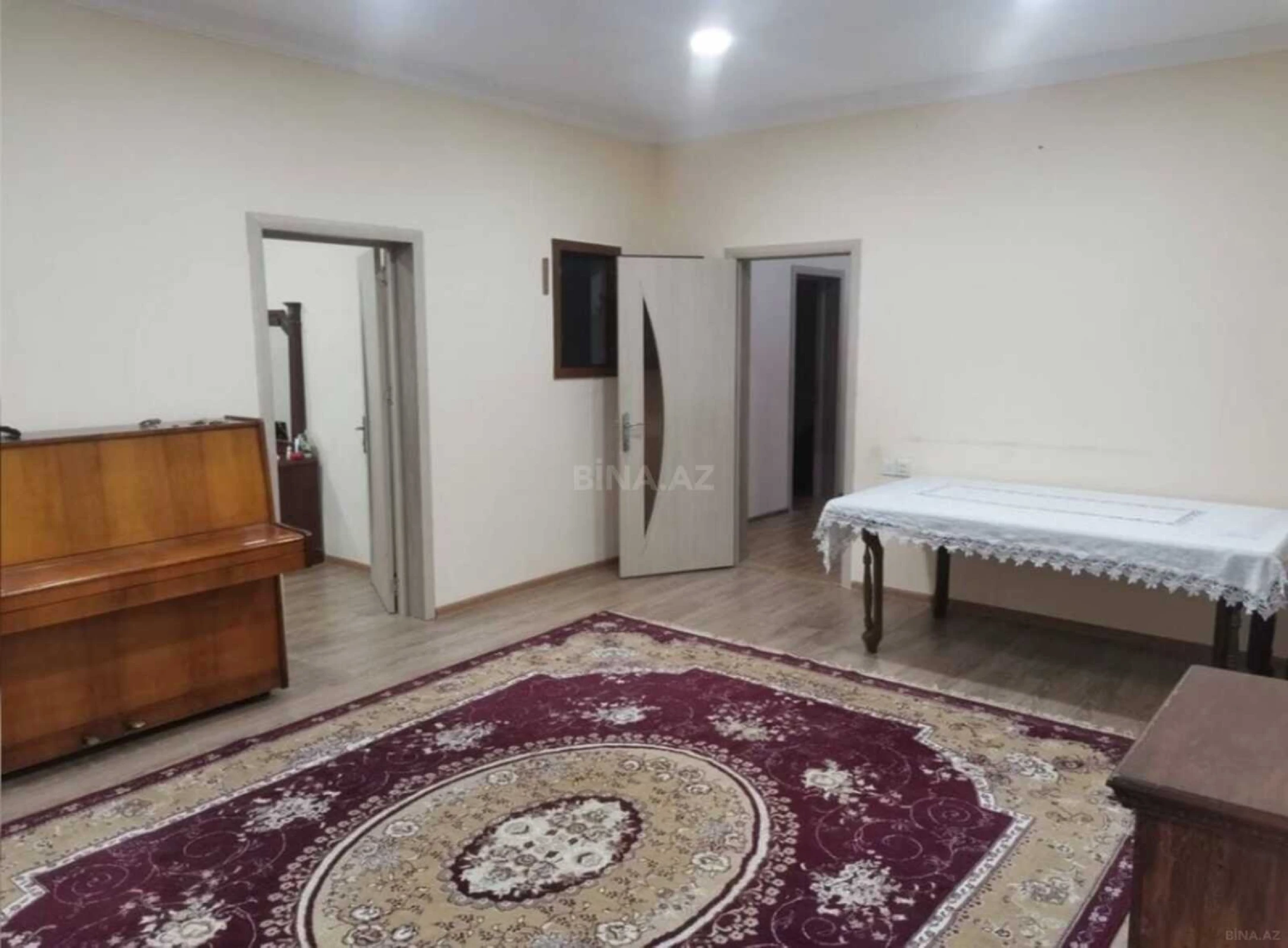 Kirayə verilir 6 otaqlı həyət evi 150 m²
