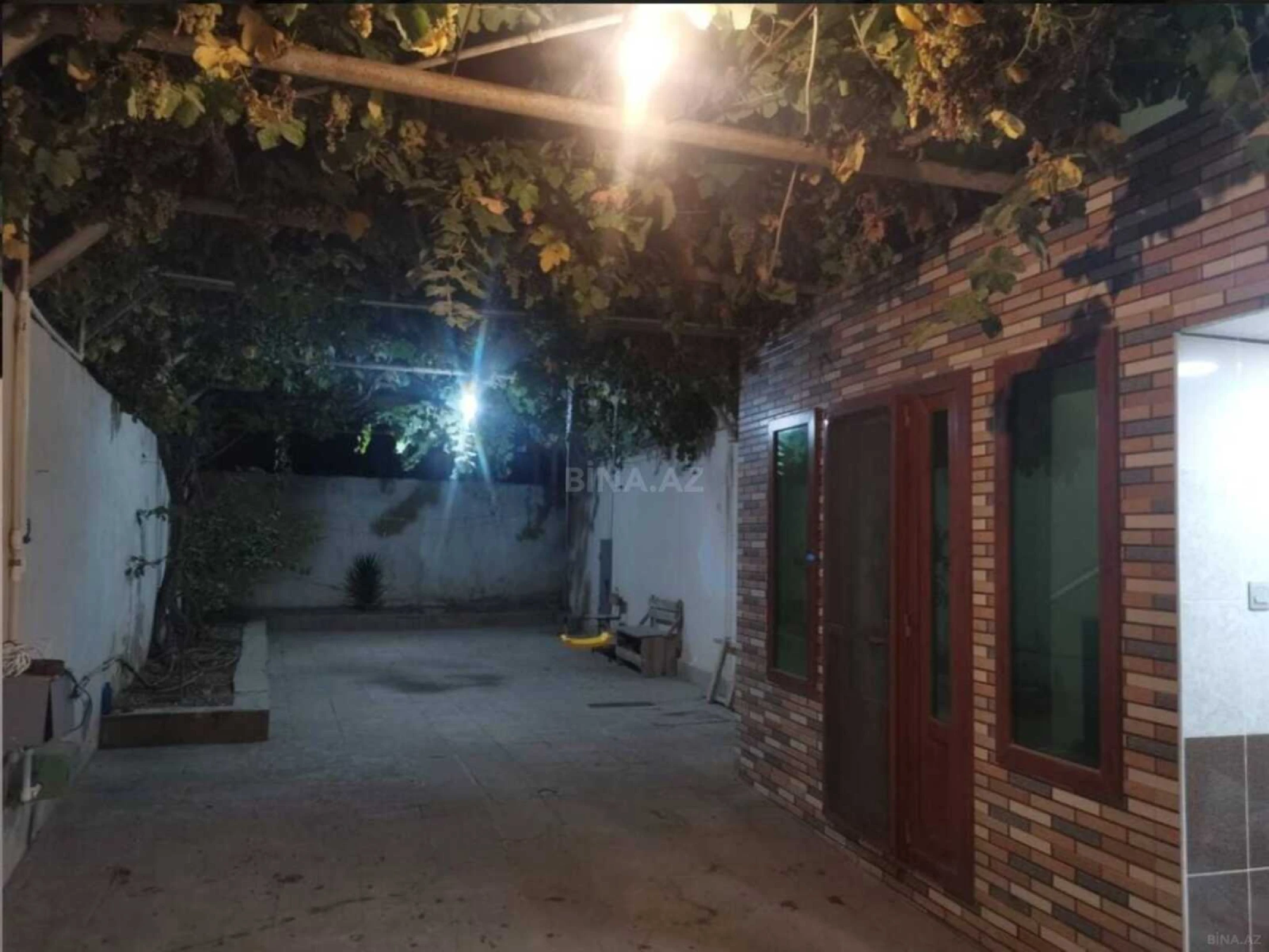 Kirayə verilir 6 otaqlı həyət evi 150 m²