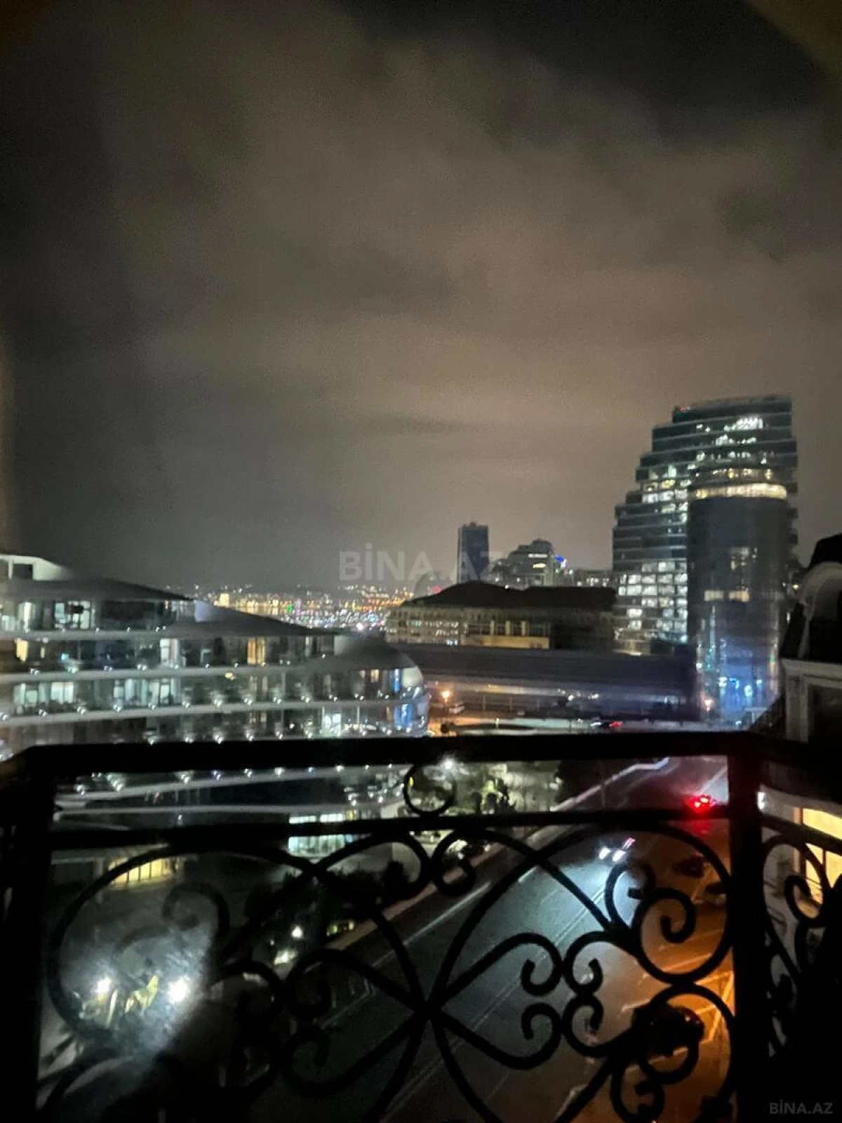 Kirayə verilir 3 otaqlı mənzil 124 m²