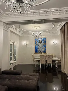 Kirayə verilir 3 otaqlı mənzil 124 m²