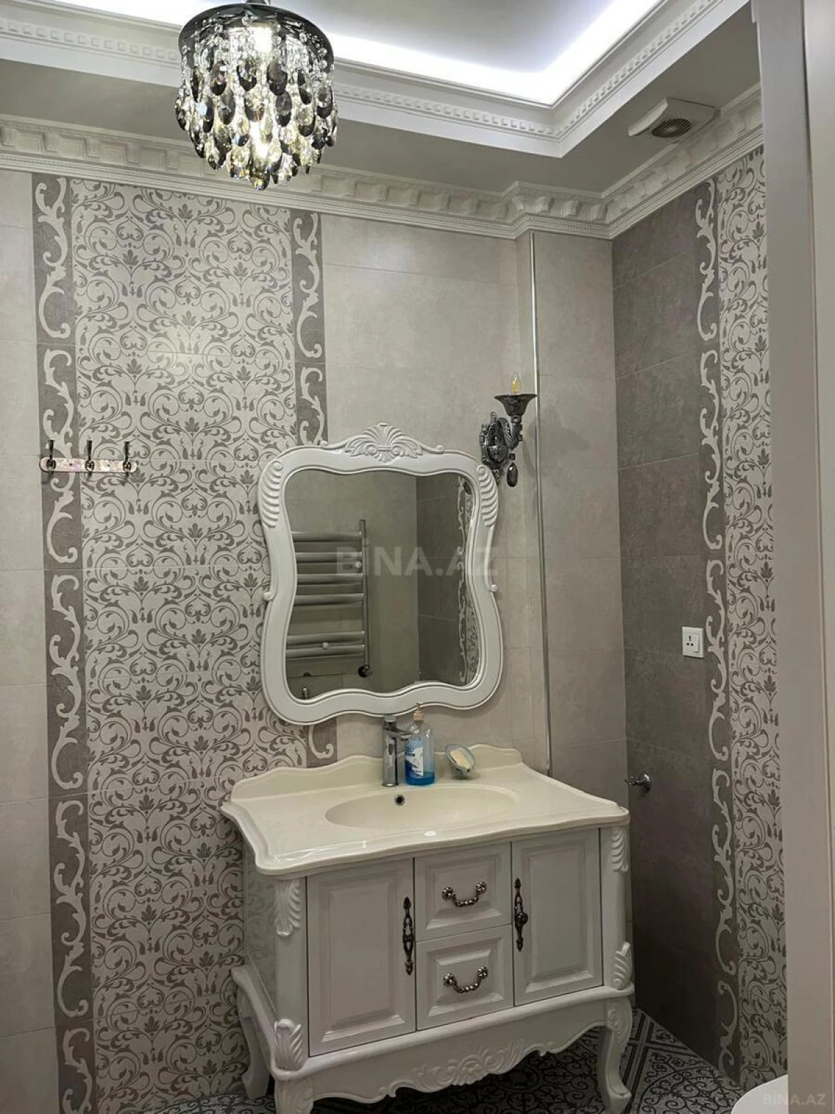 Kirayə verilir 3 otaqlı mənzil 124 m²