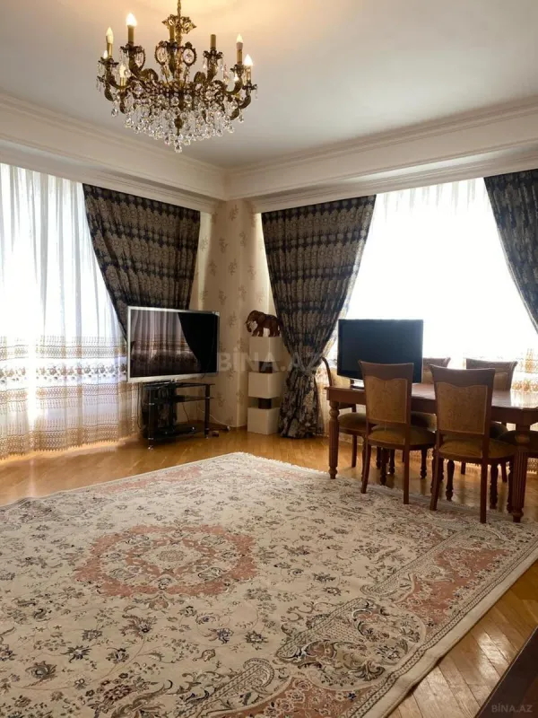Kirayə verilir 2 otaqlı mənzil 100 m²