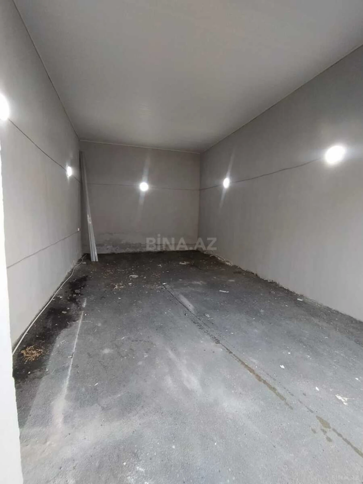 Satılır obyekt 350 m²