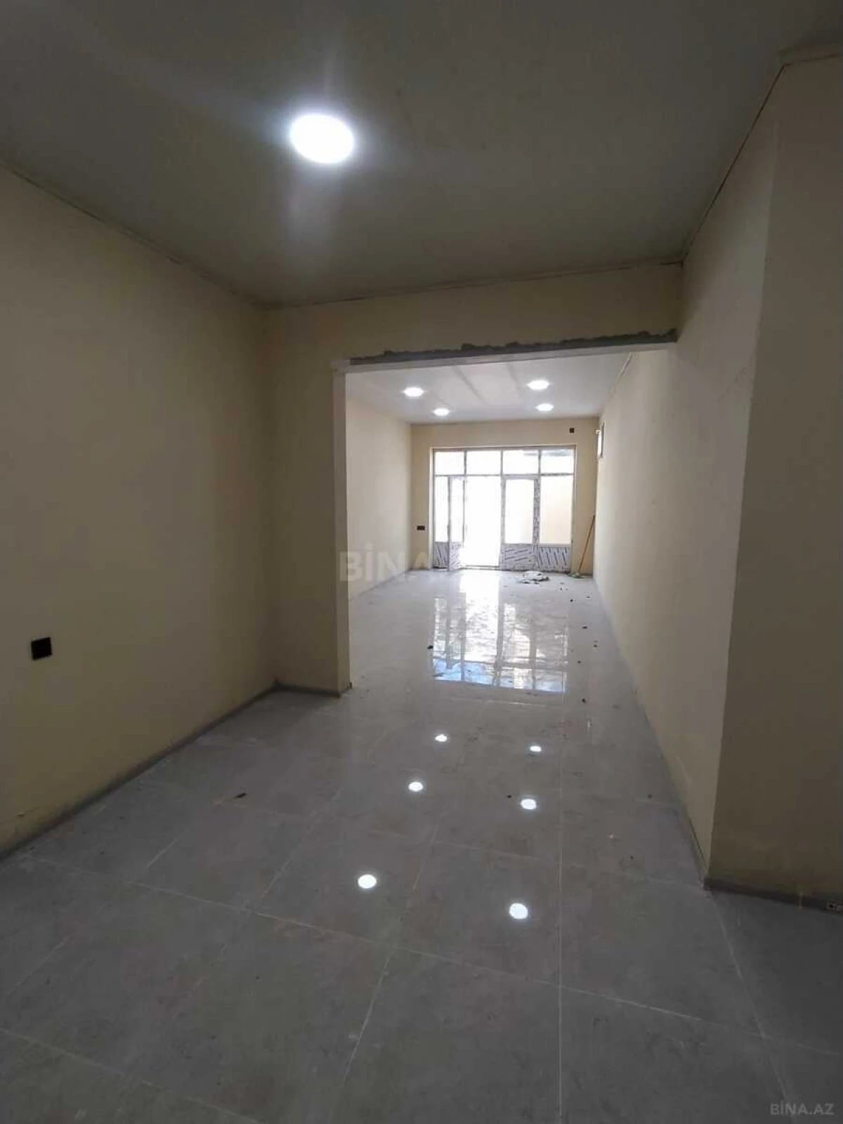 Satılır obyekt 350 m²