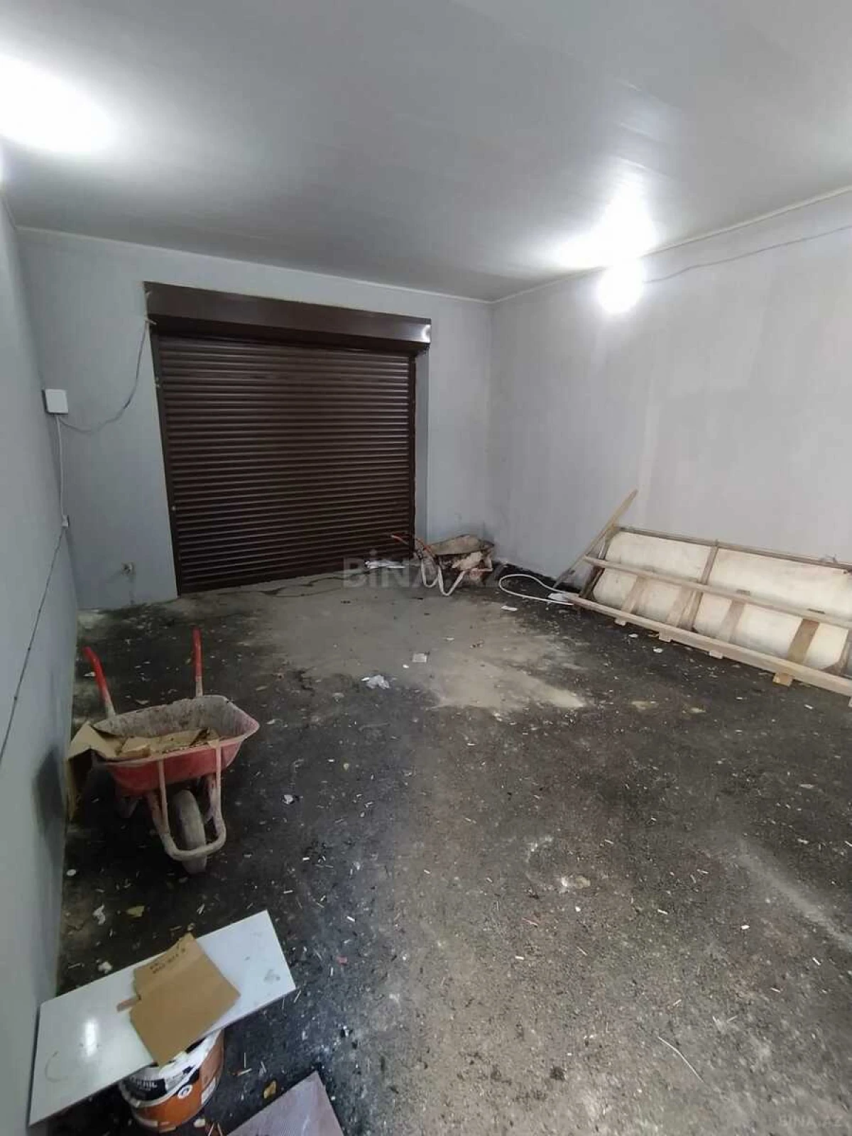 Satılır obyekt 350 m²