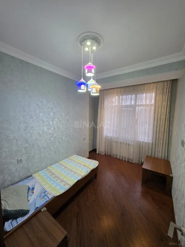 Kirayə verilir 3 otaqlı mənzil 134 m²