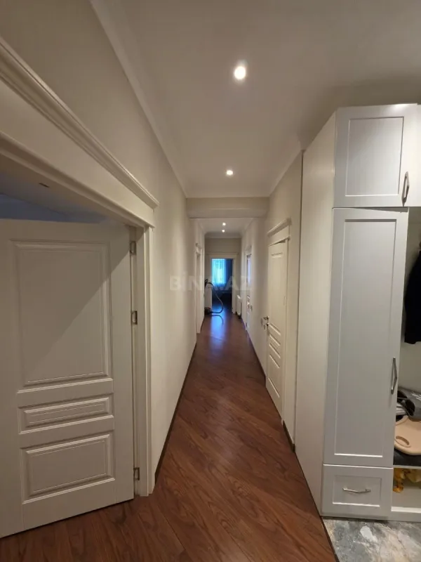 Kirayə verilir 3 otaqlı mənzil 134 m²