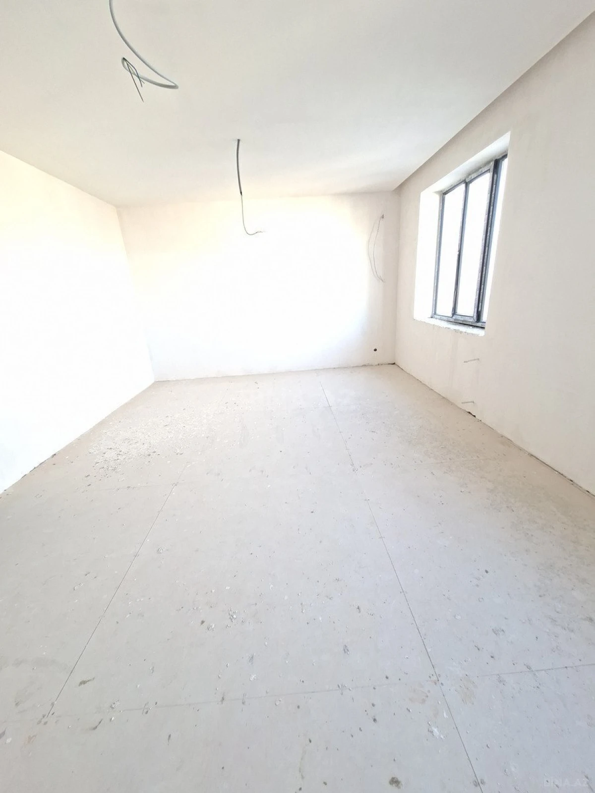 Satılır 2 otaqlı mənzil 110 m²
