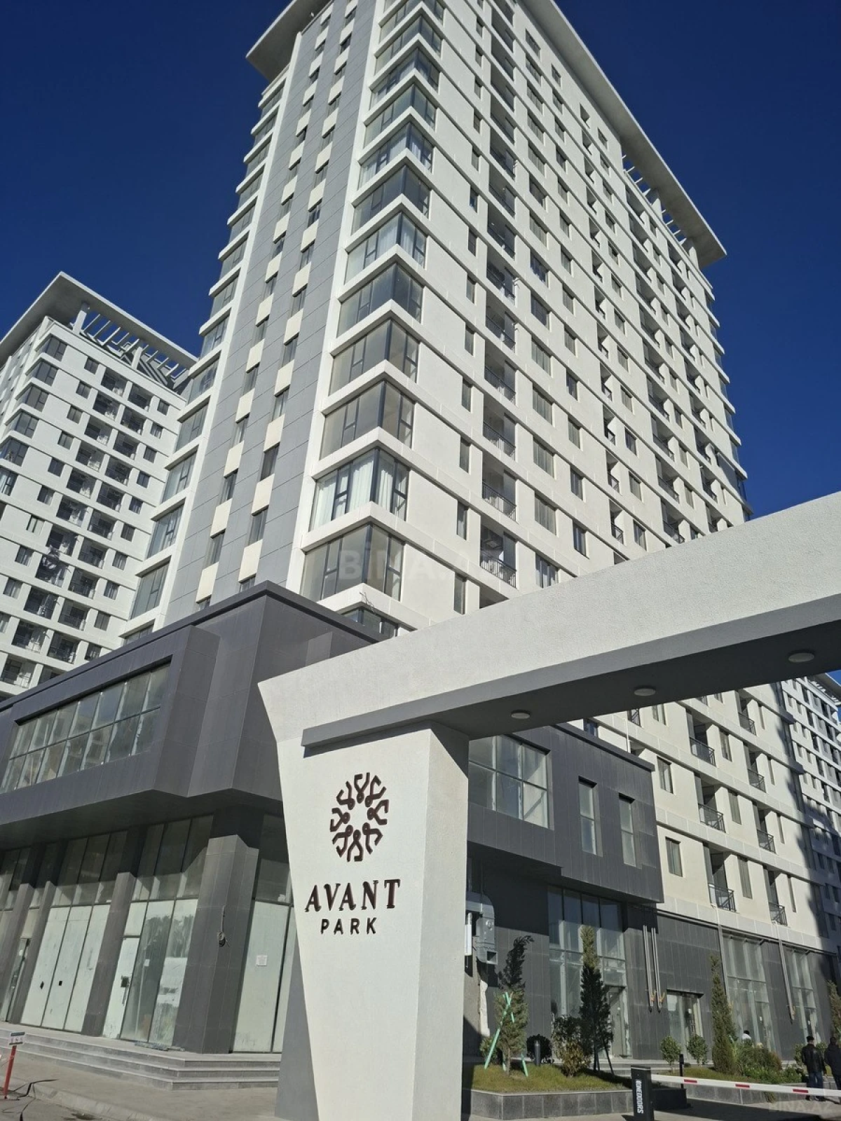 Satılır 2 otaqlı mənzil 110 m²