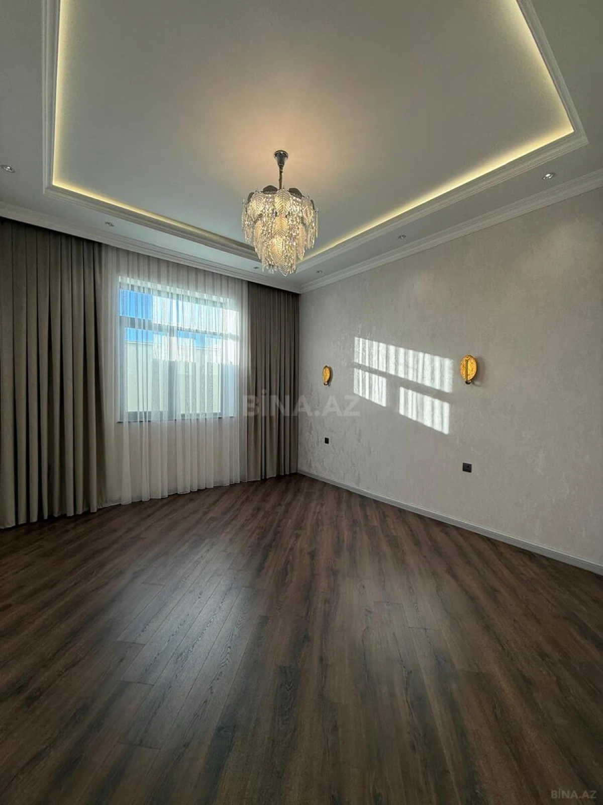 Satılır 4 otaqlı həyət evi 208 m²