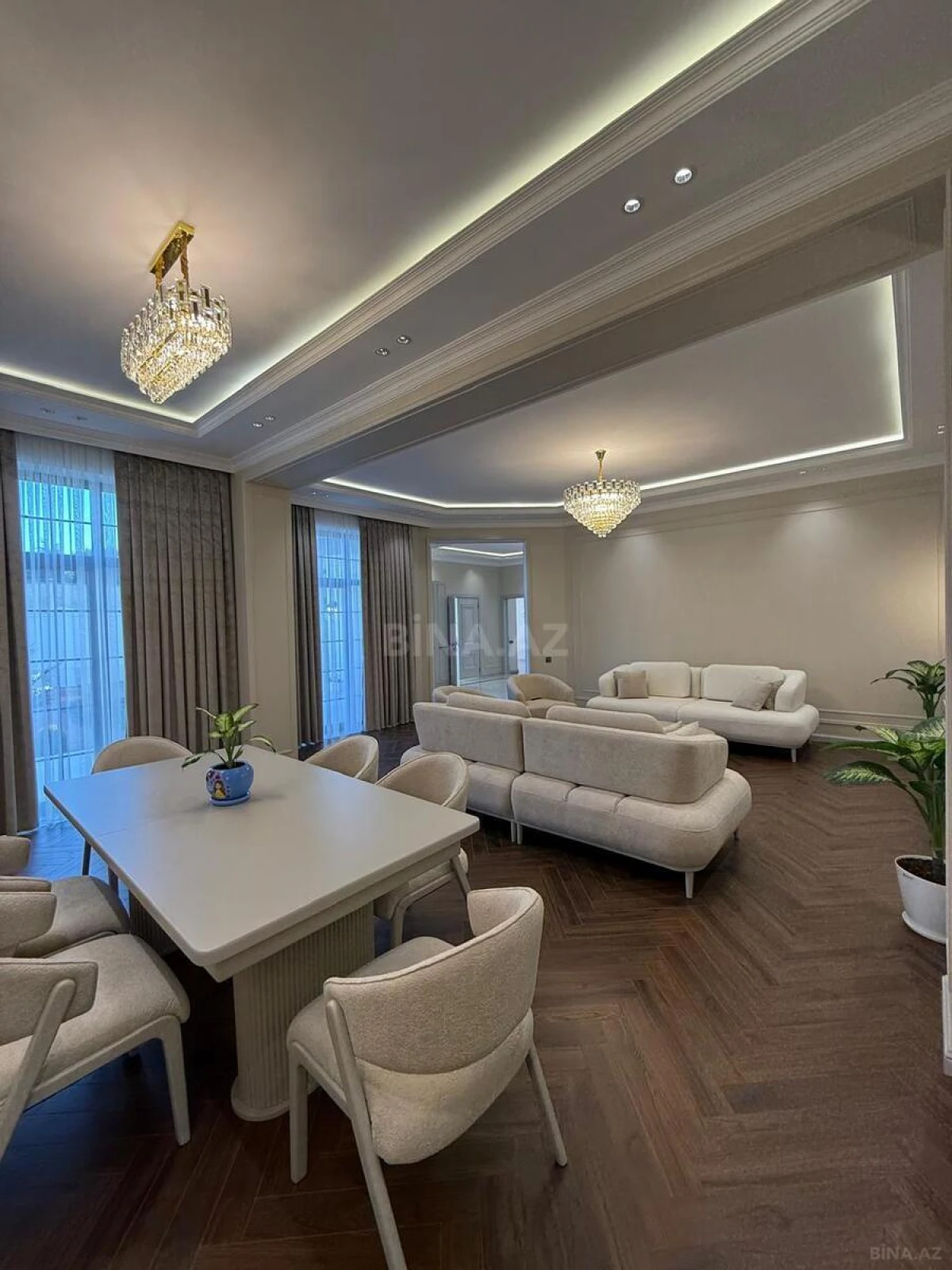 Satılır 4 otaqlı həyət evi 208 m²